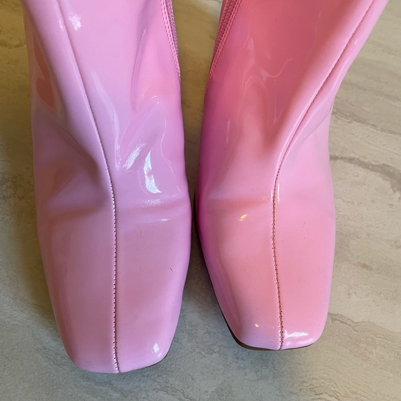 Pastel Pink Patent Steve Madden LYNDEN Booties - Picture 2 of 4